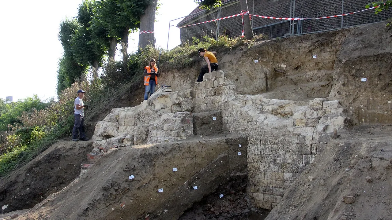 opgravingen fort sanderbout hoek pullestraat augustus 2019