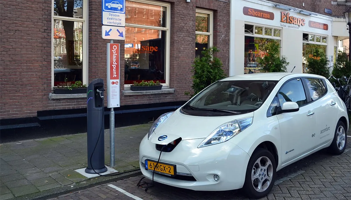 oplaadpaal elektrische auto bontenbal cc by sa 30