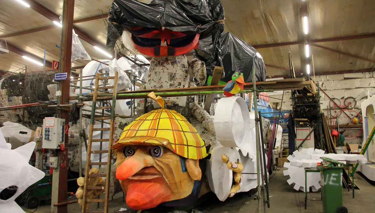 optochthal wagen sjteivig in aanbouw