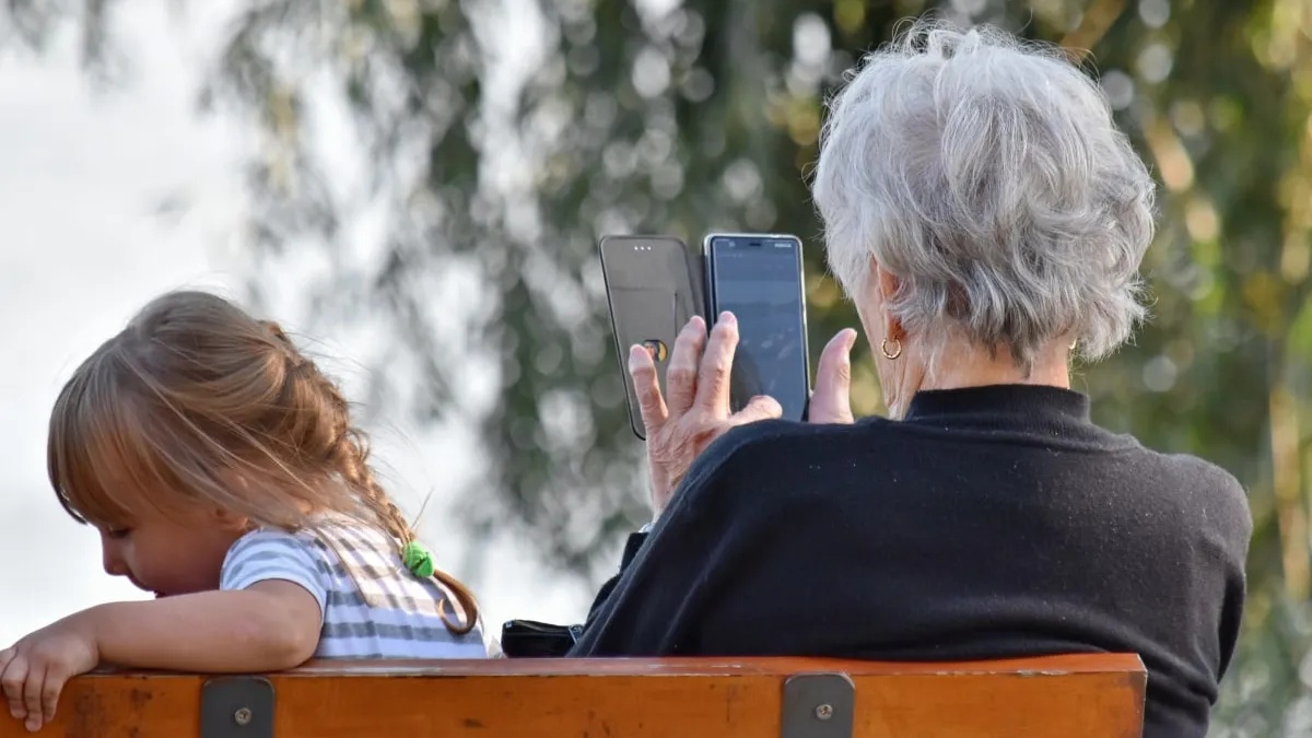 oudere op social media via pixnio