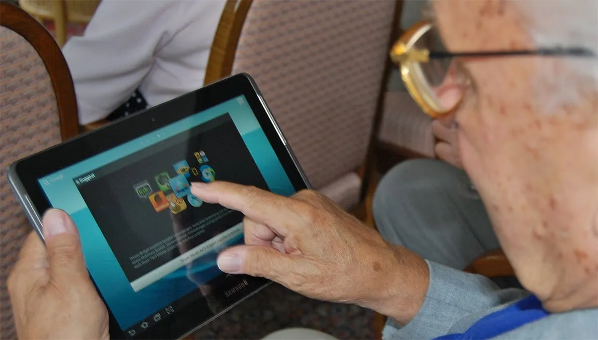 ouderen tablet internet