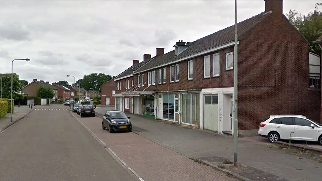 parkeerhaven baandert voormalige spar