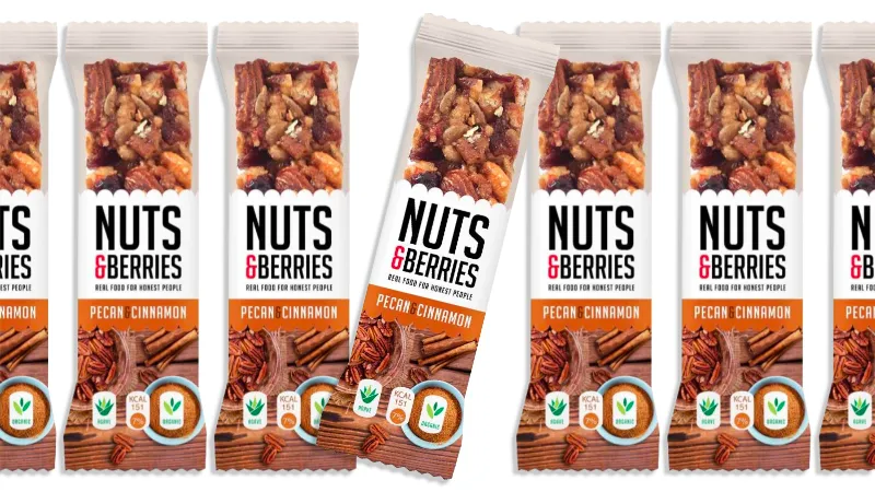 pecan cinnamong nuts berries