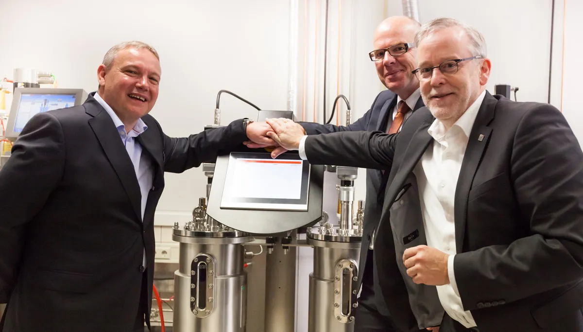 persbericht isobionics 20150624 opening