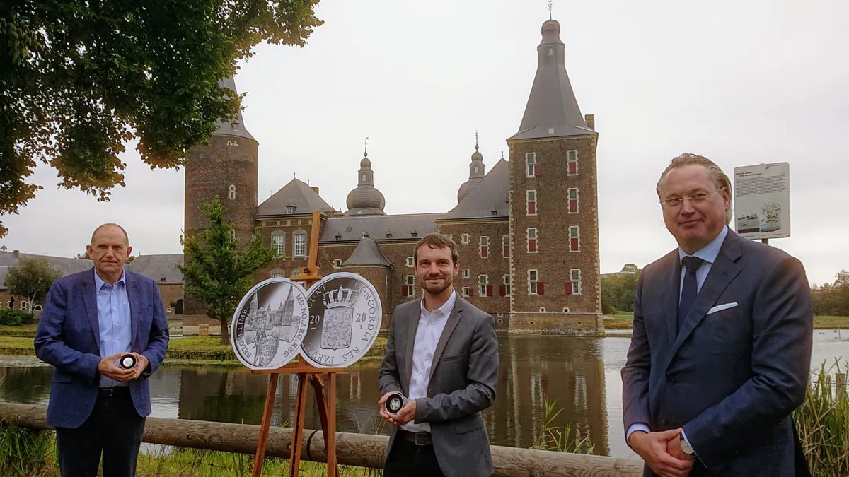persfoto zilveren dukaat kasteel hoensbroek