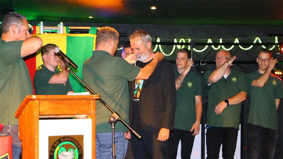 piet giesberts eremedaille voor michel van dijke