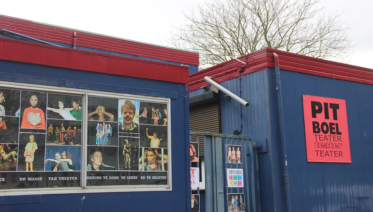 pitboeltheater buitenzijde