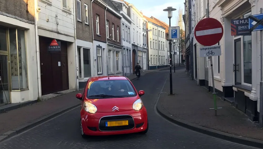 piutstraat rijrichting omgekeerd