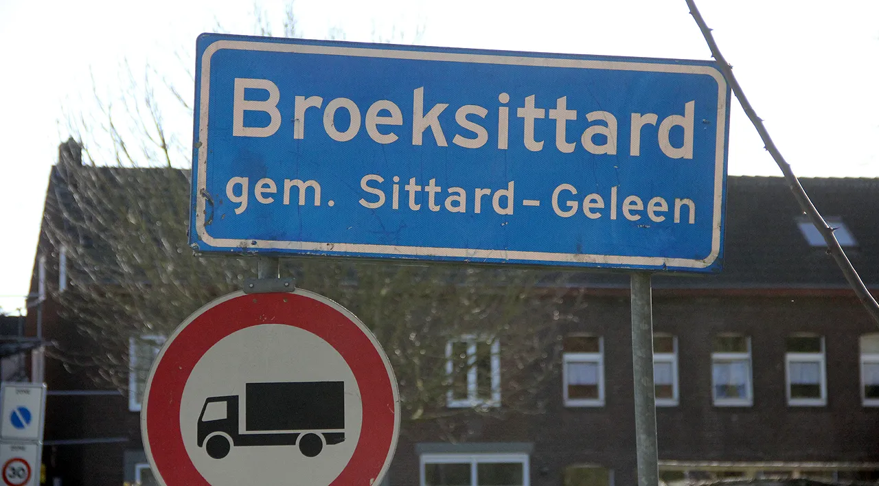 plaatsnaambord broeksittard