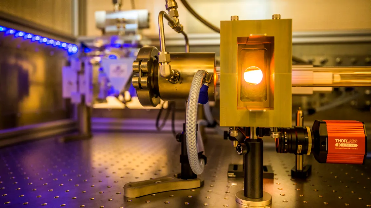 plasmainstallatie in brightsite plasmalab opening 18 november 2021 pb