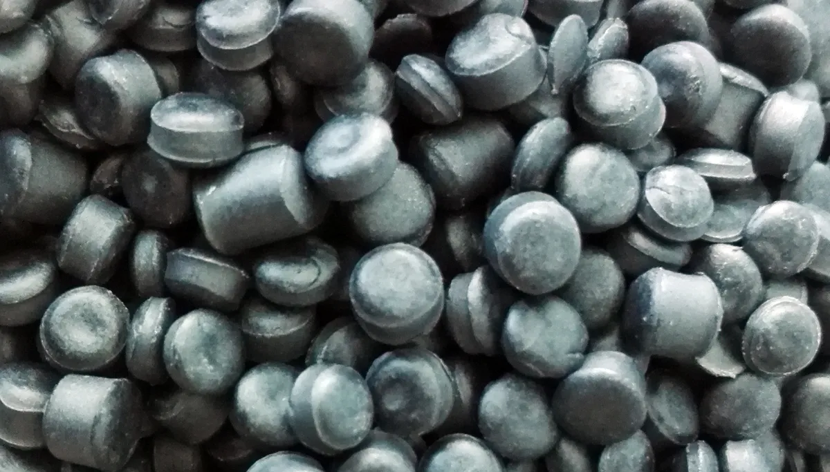 plastic pellets for injection molding teemeah cc by sa 30 via wikimedia commons