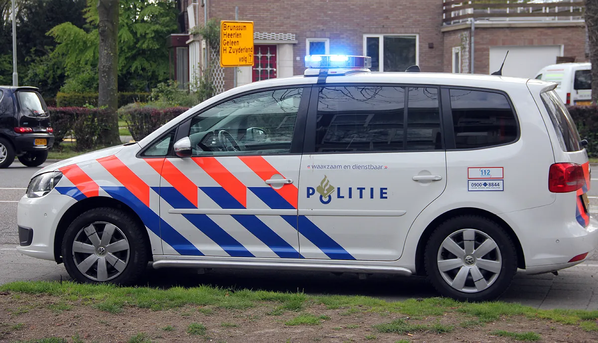 politie auto zwaailicht stilstaand