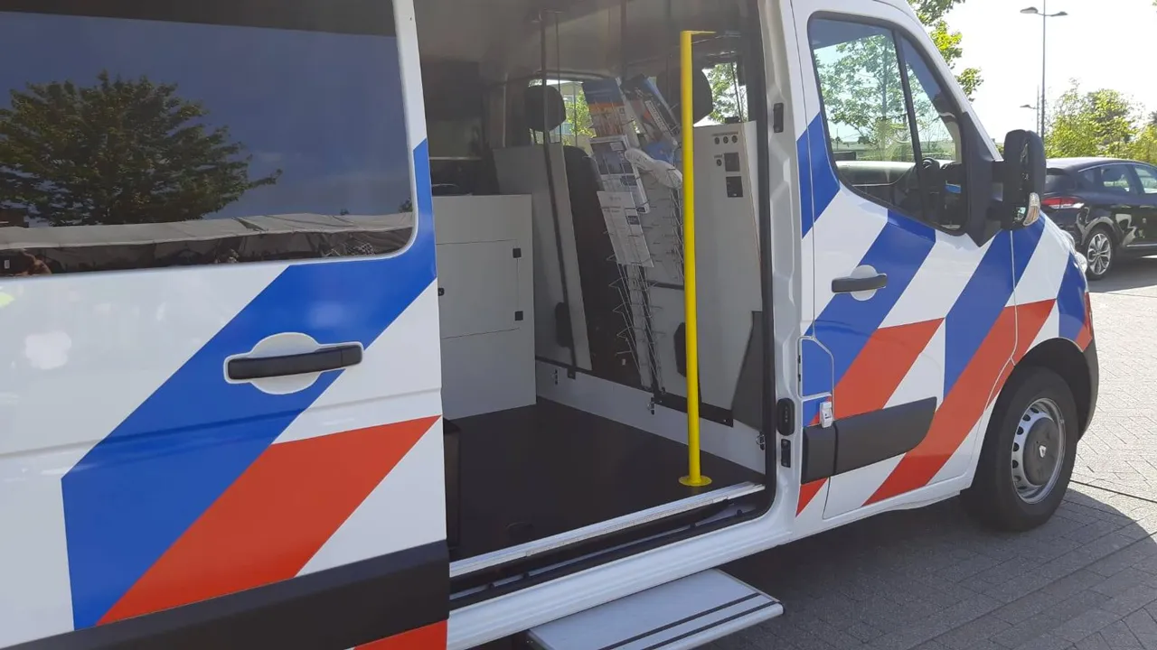 politie wijkbus