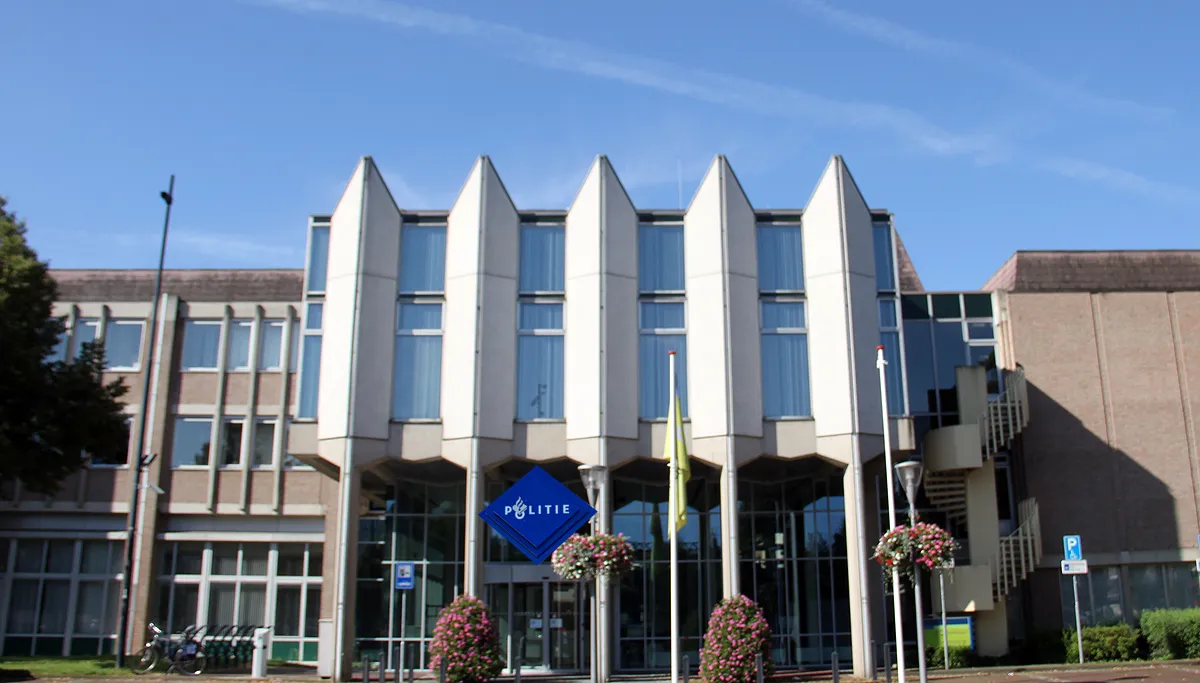 politiesteunpunt gemeentehuis geleen ingang stadswinkel