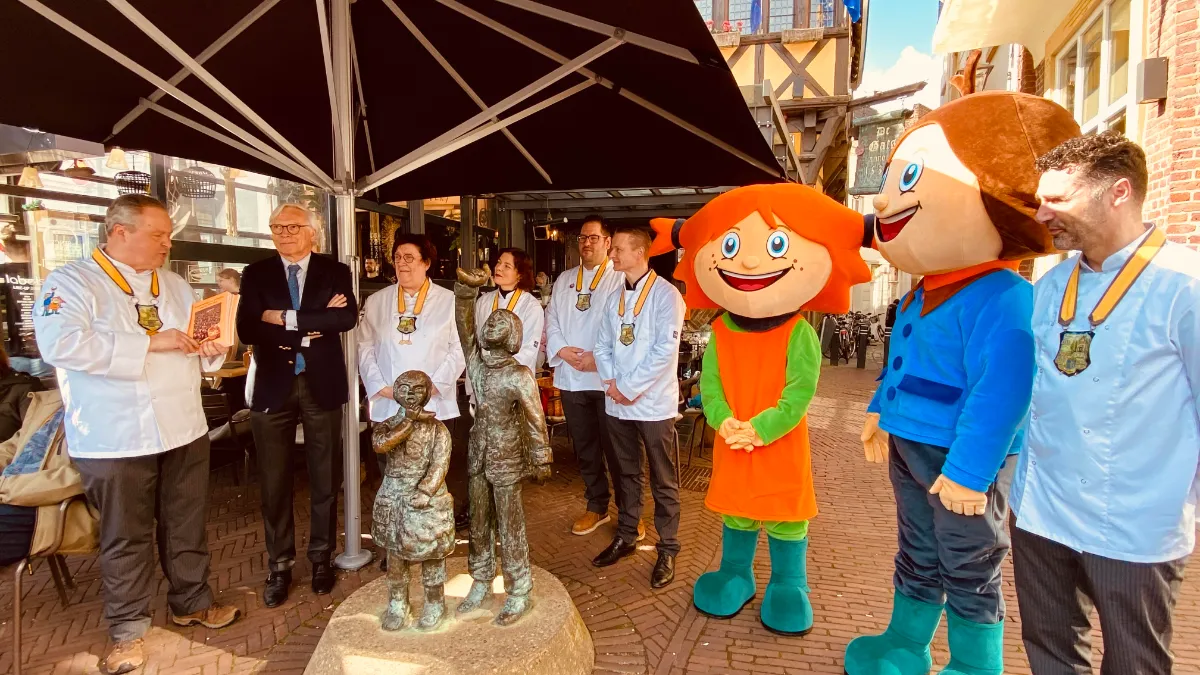 presentatie boekje 100 jaar krombroodrapencomite