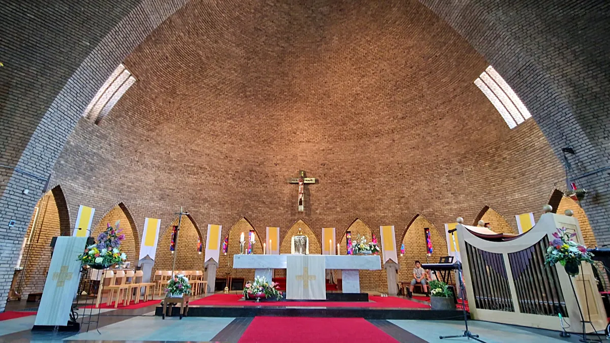 priesterkoor heilig hartkerk