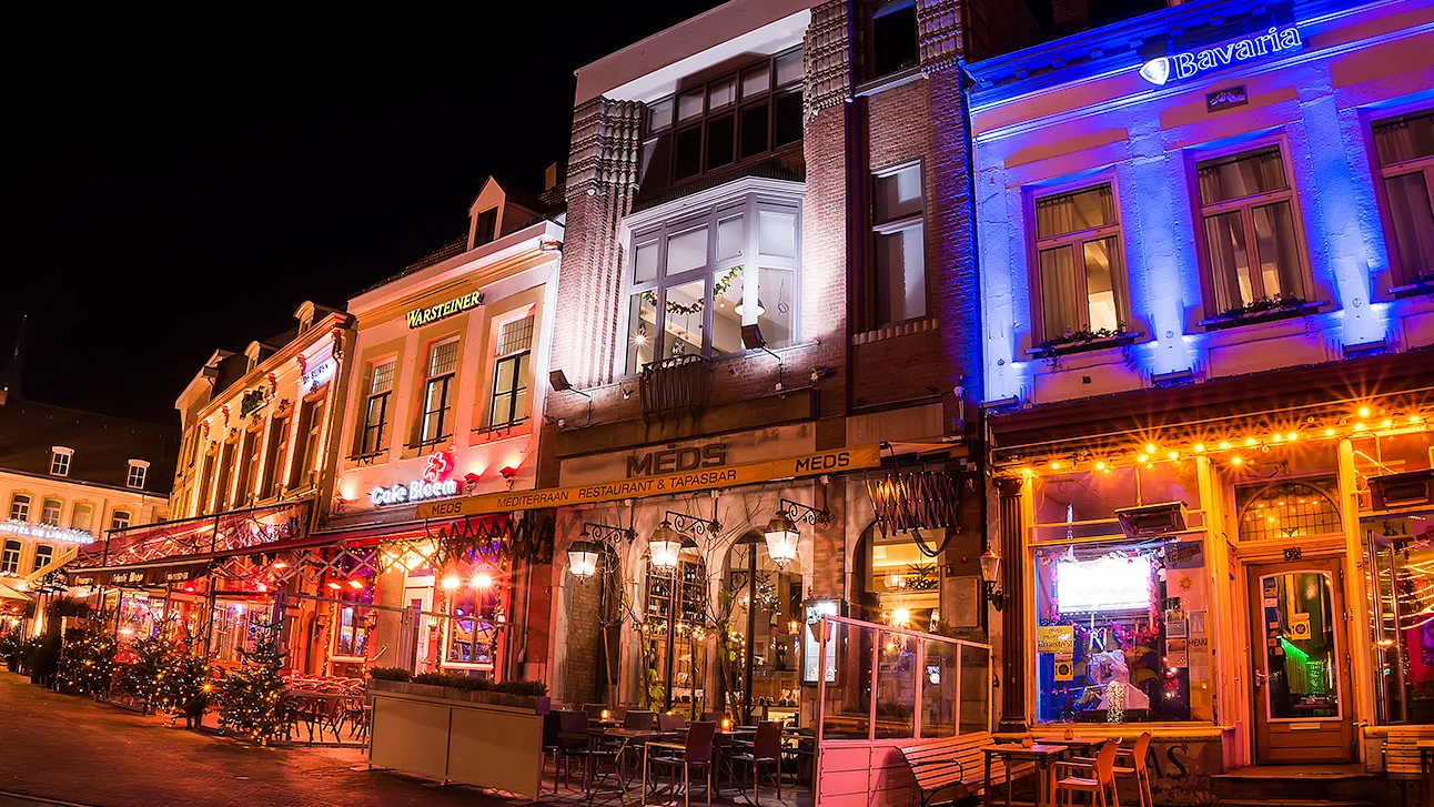 ptvtc8fgd422djso9wuqorg6u jama jamoner markt noordzijde december 2013