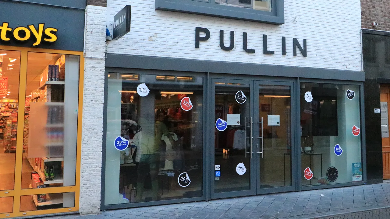 pullin sluit de deuren