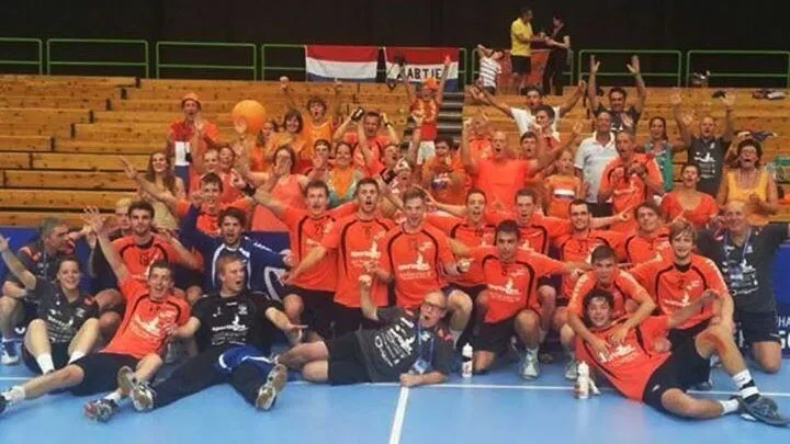 pvlu0es4ebipjds13o1dwnqow wku21 nl team