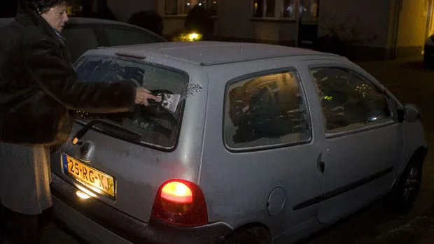 qbcdj9mcj8ohp5u0kmt5244qk ruiten krabben ijs foto anp