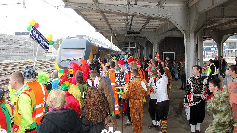 qimxtynfkumi32r1ibn27vo8t 11dvd11d perron sittard 1