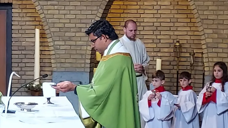 ranil weerawarna kapelaan eerste hmis overhoven