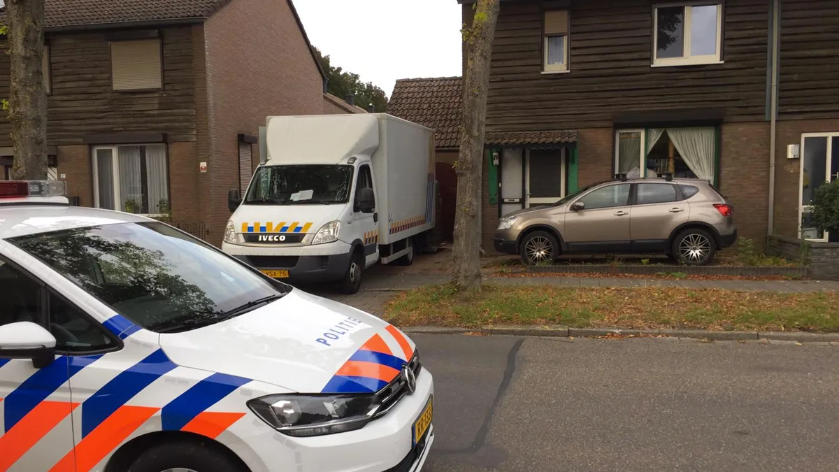 ruiming hennepplantage in sanderbout