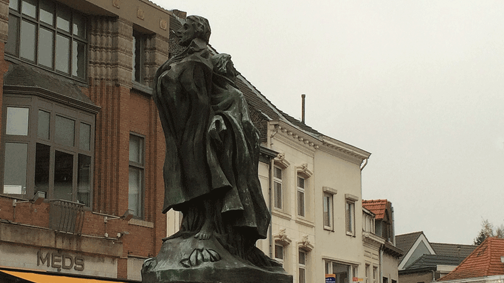 s261cjh98jcvppm40faage4ve oorlogsmonument markt sittard
