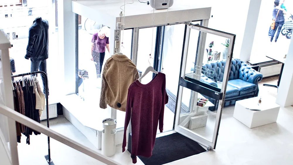 s8o0t395proq0jhi4i7t81evc fee concept store 2