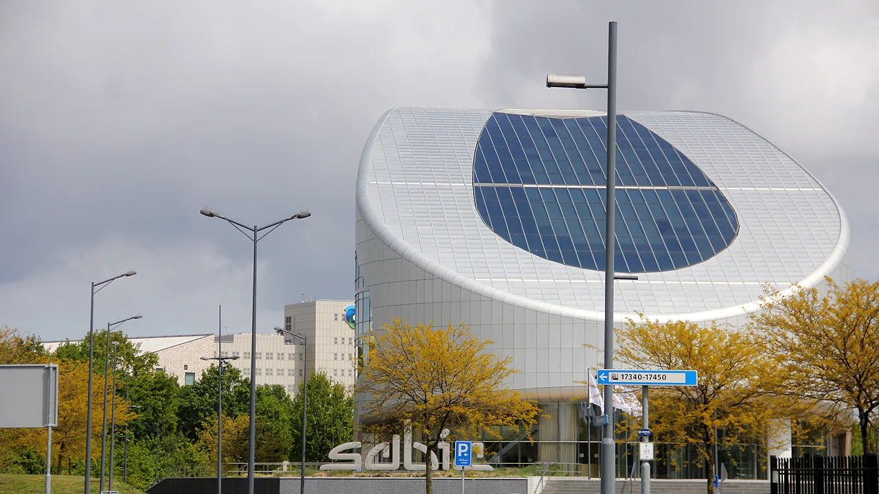 sabic sittard met dsm kantoor op achtergrond
