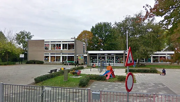 school holtum