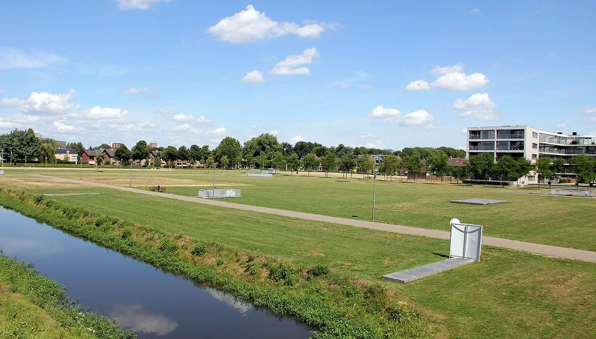 schootsvelden uitzich op hoek haspelsestraat en odasingel