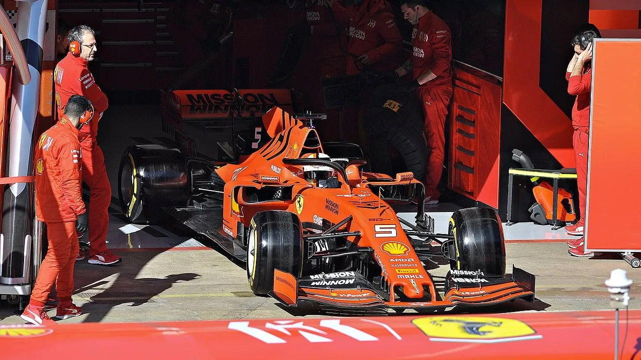 sebastian vettel ferrari alberto g rovi cc by 30 https creativecommonsorglicensesby30