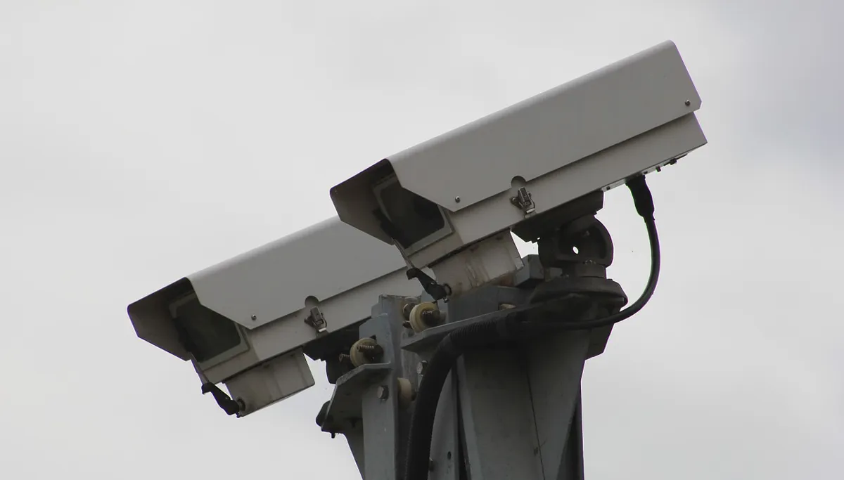 security camera 834173 1280 camera1