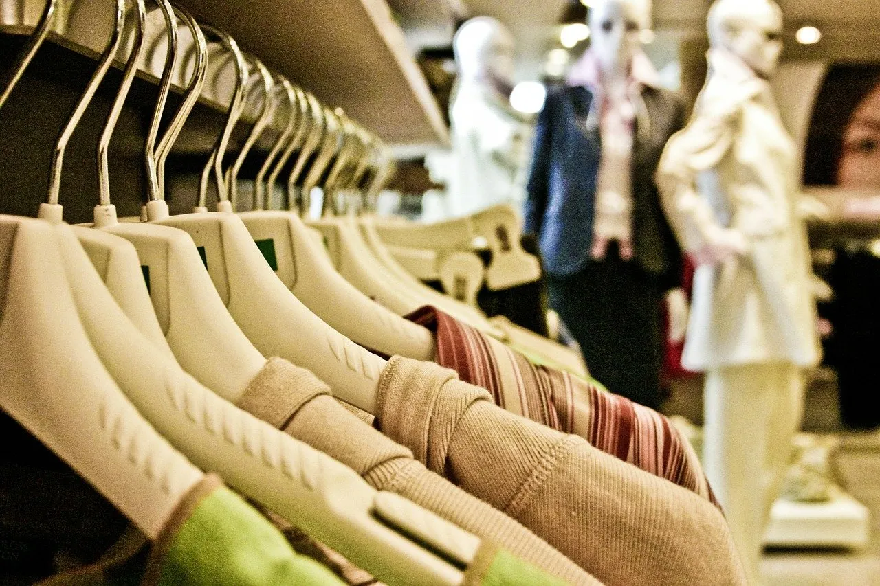 shopping 606993 1280 kleding rek winkel