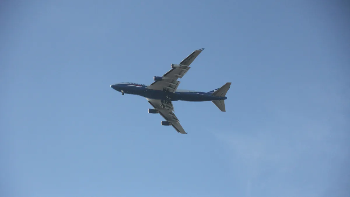 sittard op aanvliegroute naar maastricht aachen airport