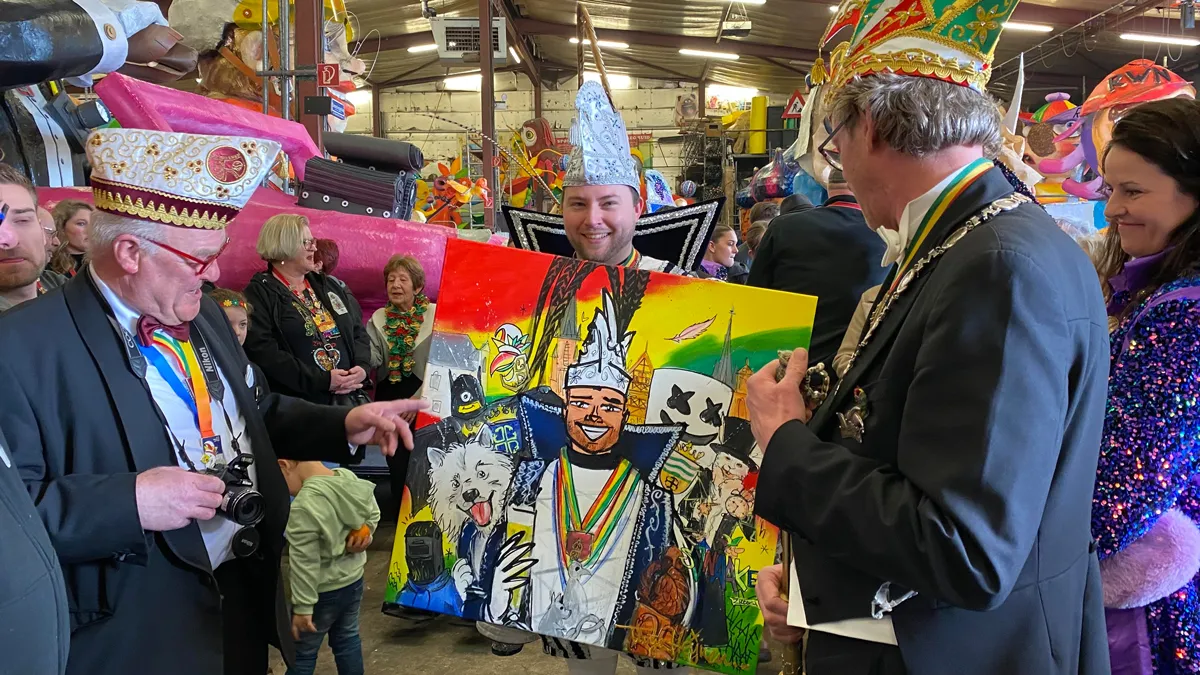sjnaake cadeau voor stadsprins nick ii