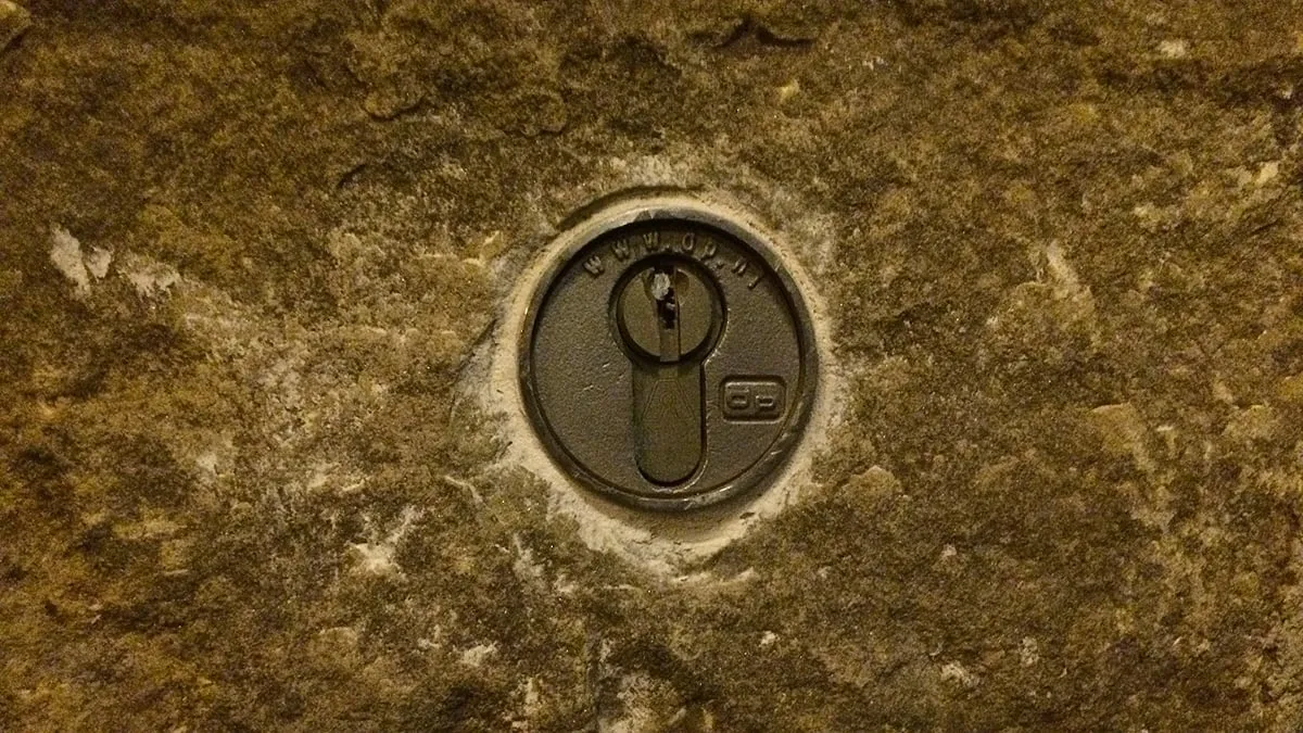sleutelkastje verzonken in de muur
