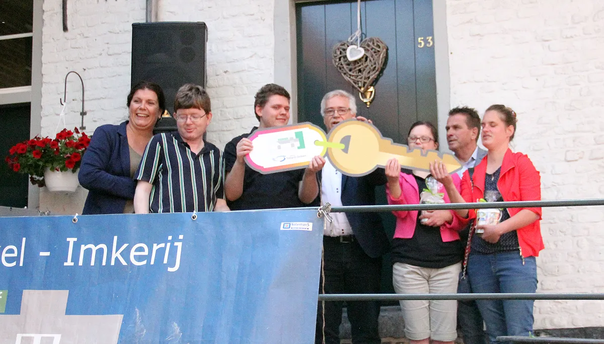 sleuteloverdracht ophovenerhof mei 2017