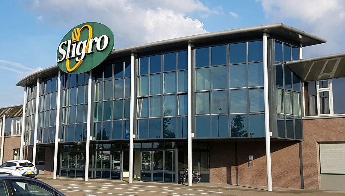 sligro groothandel dave vissers cc by sa 40 via wikimedia commons