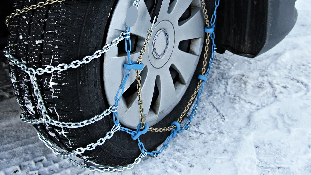 sneeuwketting cc0 pixabay snow chains 3029596 1280
