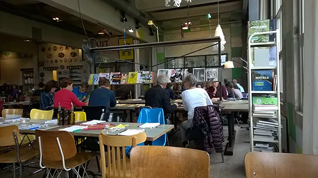 sociaal overleg inloopbijeenkomsten