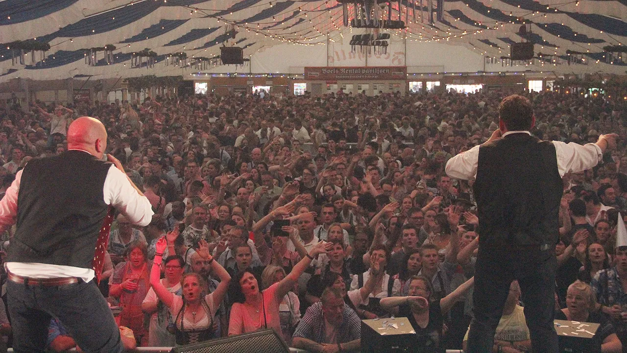 spik en span oktoberfest sittard 2018 limburgse middag