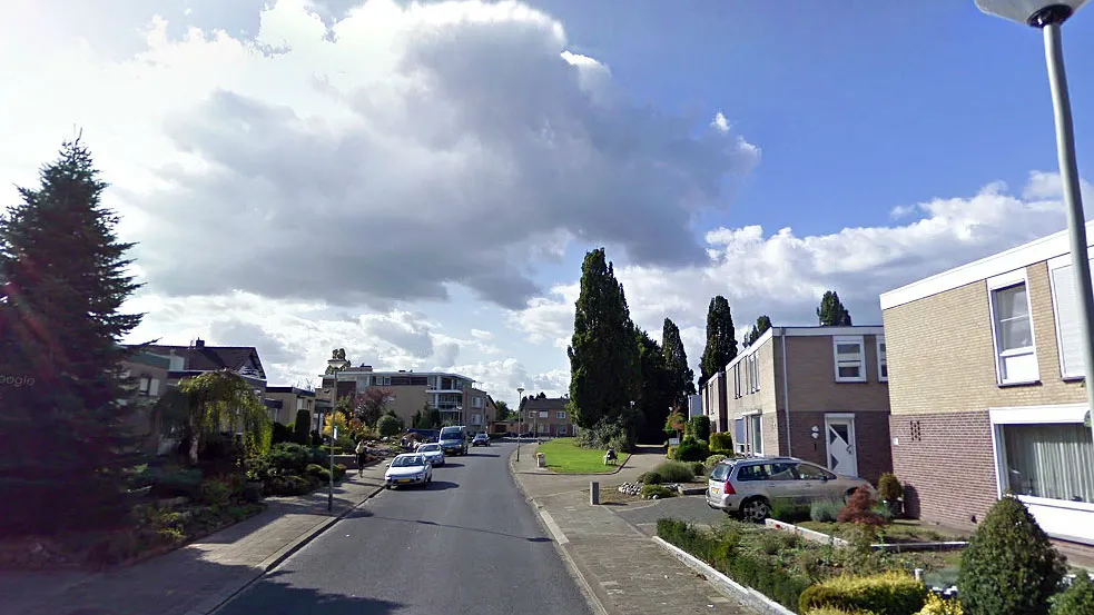 ssl8j11f300s7604hm6u30vi0 tuinstraat born