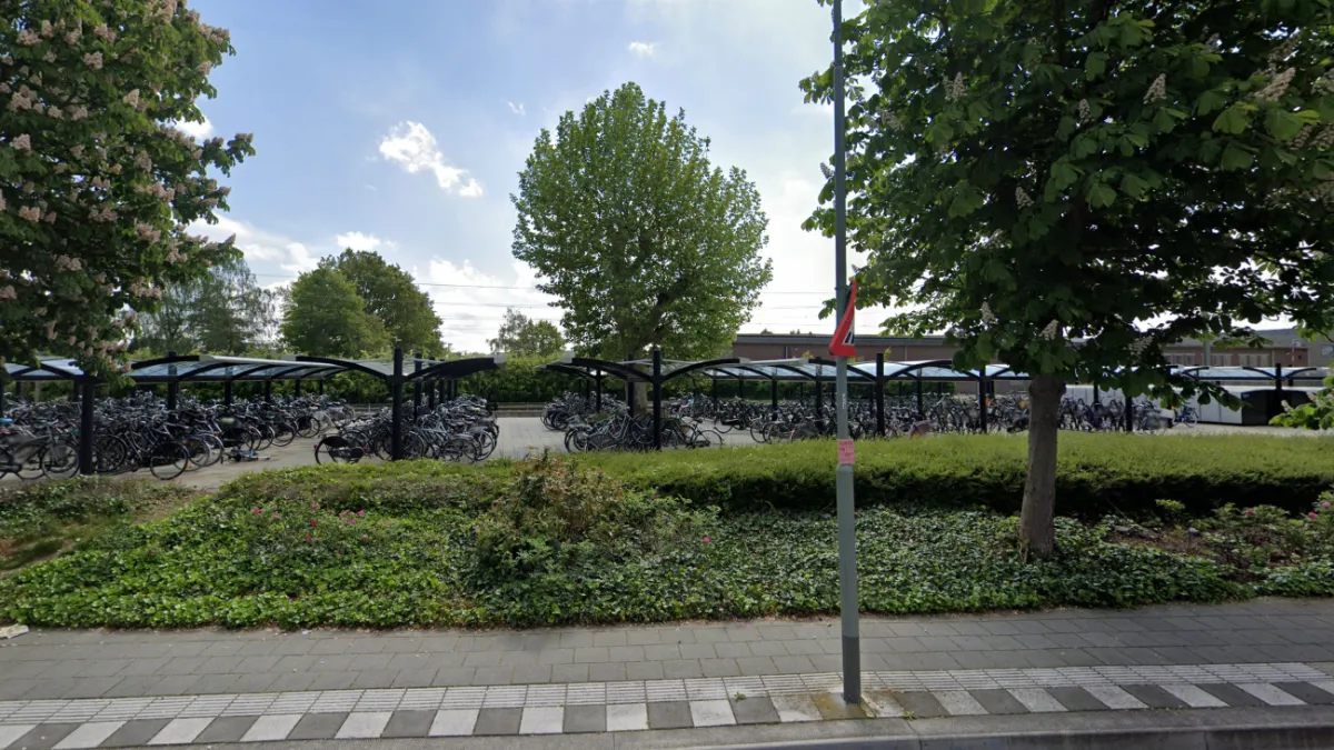 station echt fietsenstalling beeldcitaat google maps