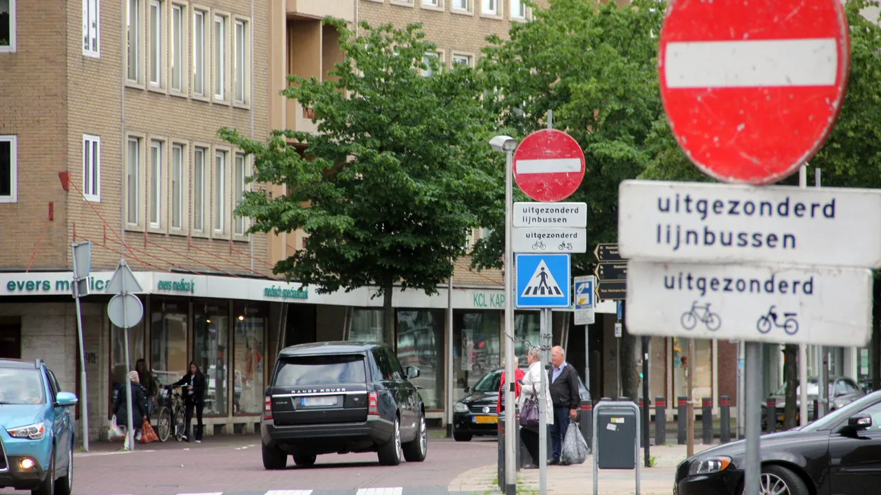 stationsplein sittard eenrichtingsverkeer
