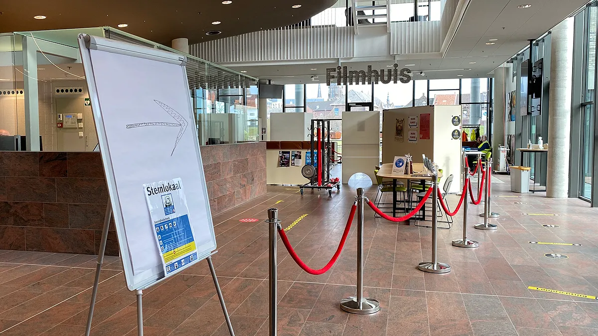 stembureau in lign 15 maart 2021