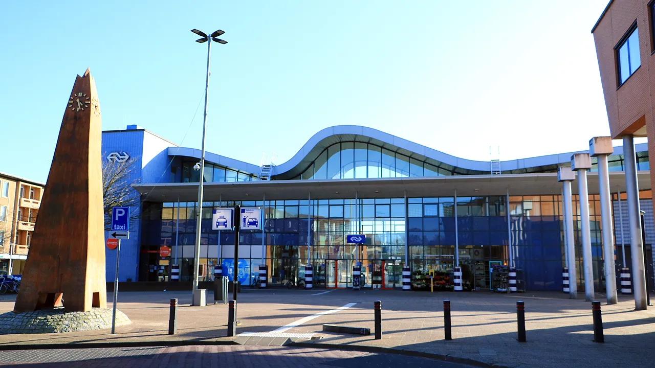 stilte op stationsplein sittard 23 maart 2020 coronacrisis