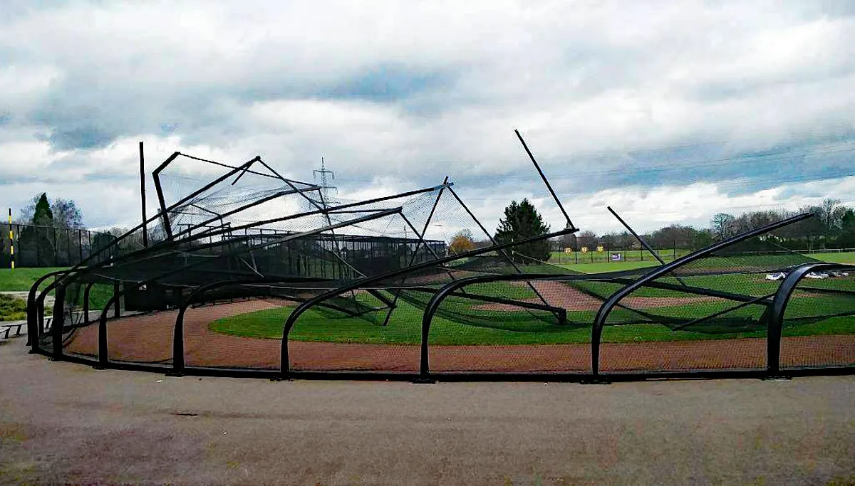 storm beschadigt omheining honkbalclub cheetahs beek