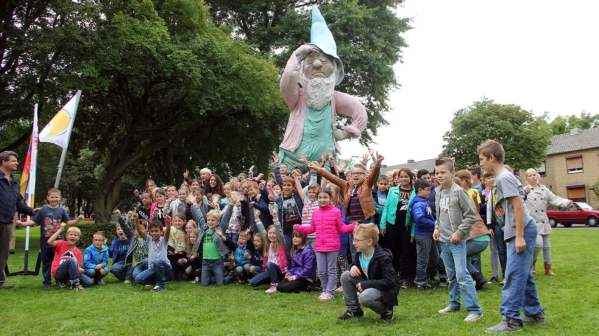 td0wb881esne3xa2q9gw5c214 kabouter in de baandert